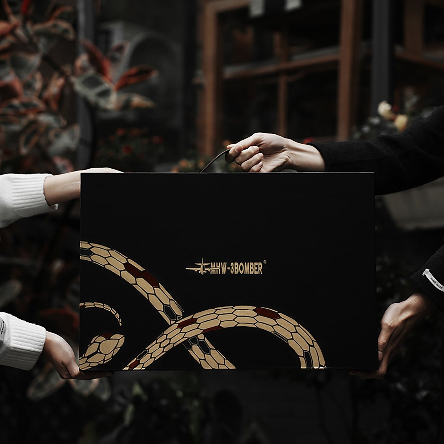 MHW-3BOMBER SERPENT COLLECTION POUR OVER COFFEE GIFT BOX