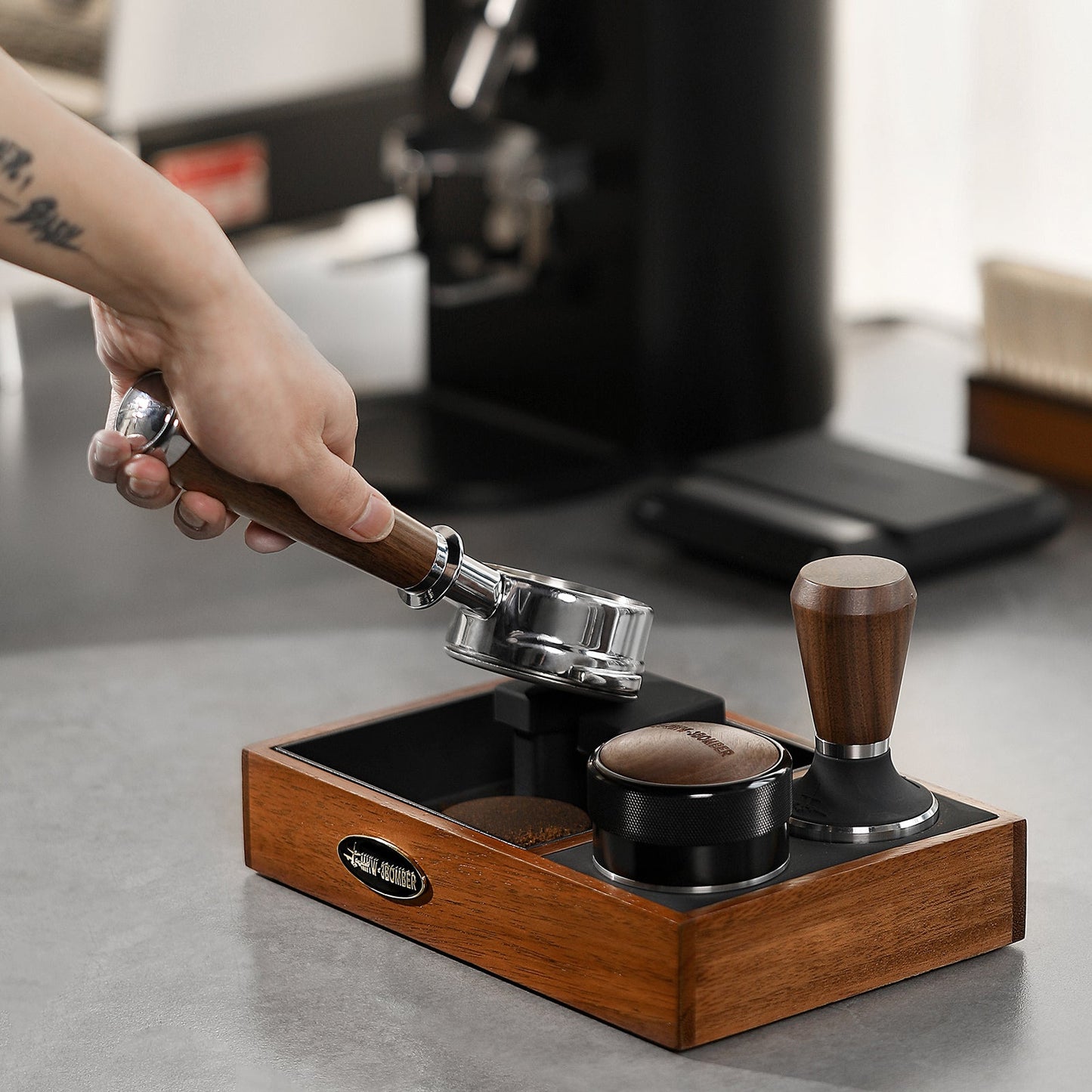 MHW-3BOMBER ESPRESSO TAMPING STATION COFFEE PORTAFILTER HOLDER