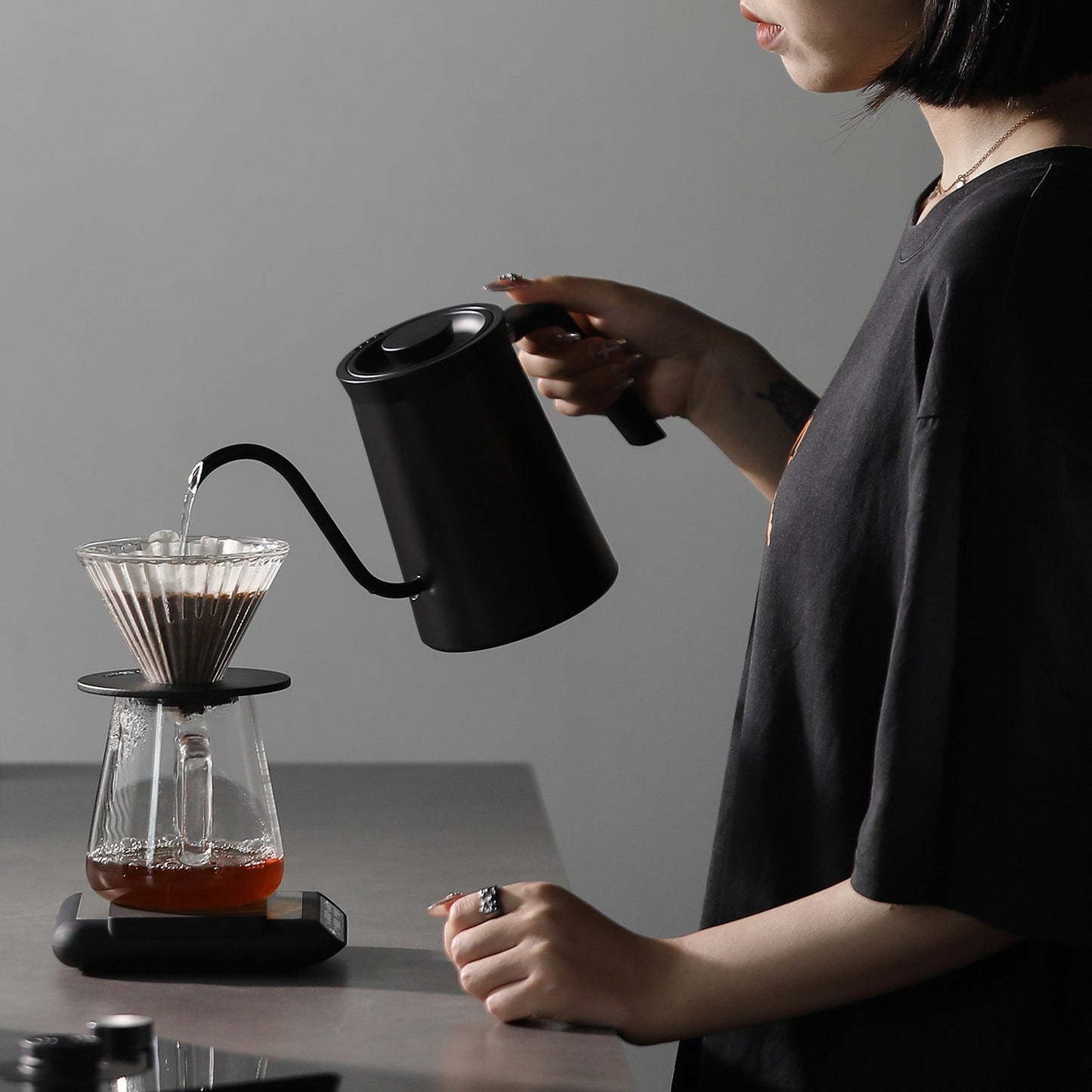 MHW-3BOMBER ASSASSIN GOOSENECK ELECTRIC KETTLE - BLACK