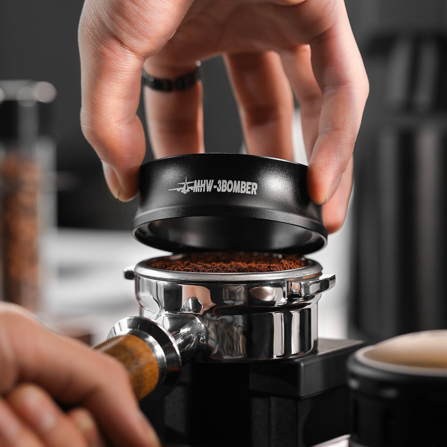 MHW-3BOMBER ESPRESSO MAGNETIC COFFEE DOSING FUNNEL - 58mm