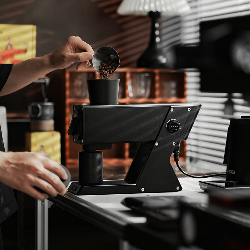 MHW-3BOMBER F74 NAVIGATOR ELECTRIC COFFEE GRINDER - BLACK