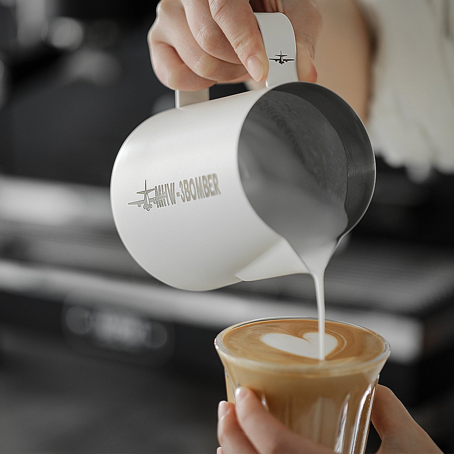 MHW-3BOMBER MILK FROTHING PITCHER 3.0 WHITE