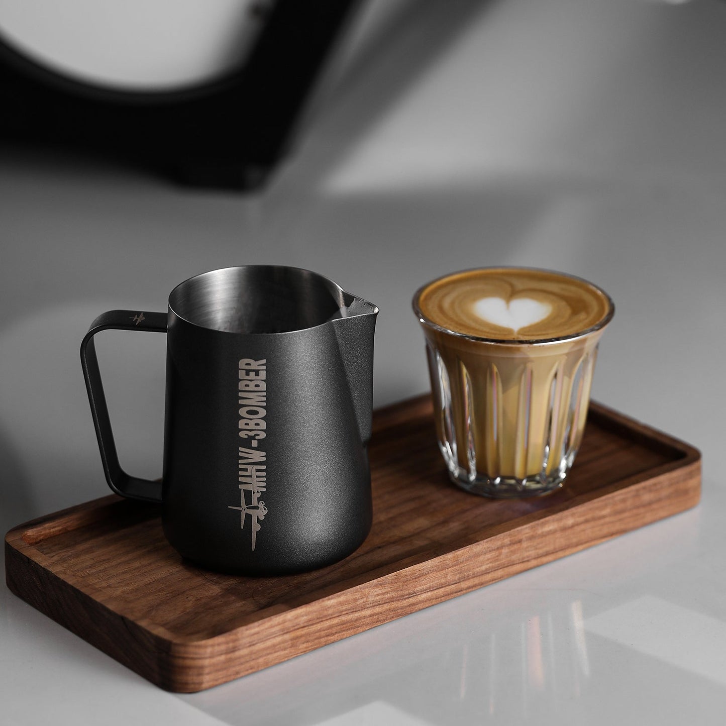 MHW-3BOMBER MILK FROTHING PITCHER 3.0 MATTE BLACK